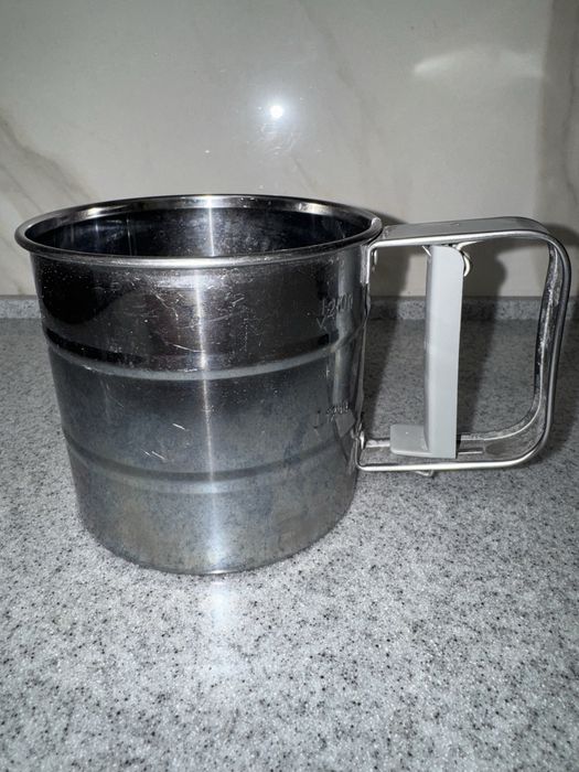 Сито-кружка для муки из нержавеющей стали — в прекрасном состоянии