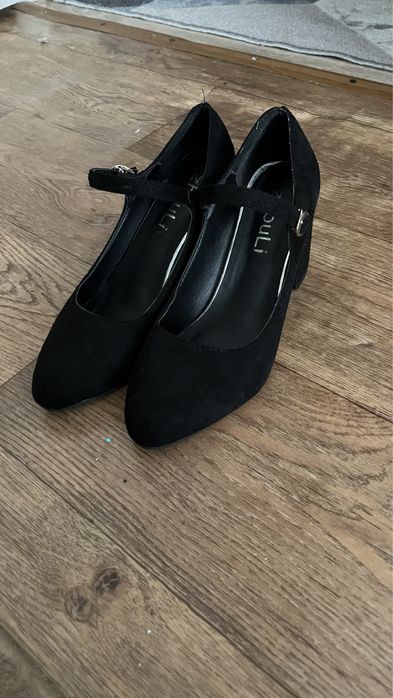 продаю туфлю не дорого