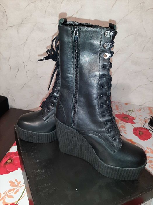 Чисто НОВИ Кожени Боти на Платформа Bianki