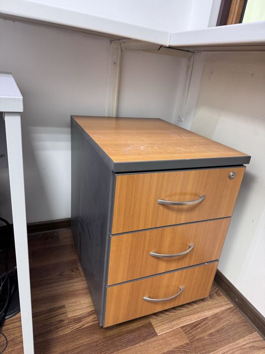 Столы офисные б/у