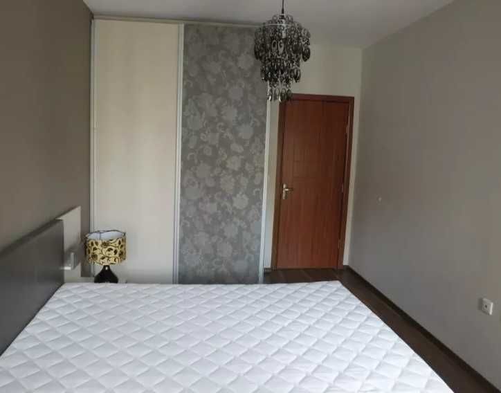 Дава се под наем Двустаен апартамент в Пловдив, Южен - 65 кв.м за 306 € - Снимка #2