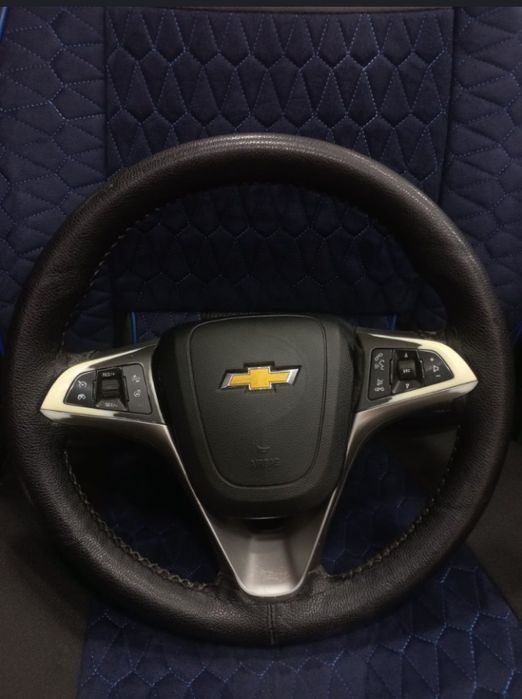 Rul srochni sotiladi.