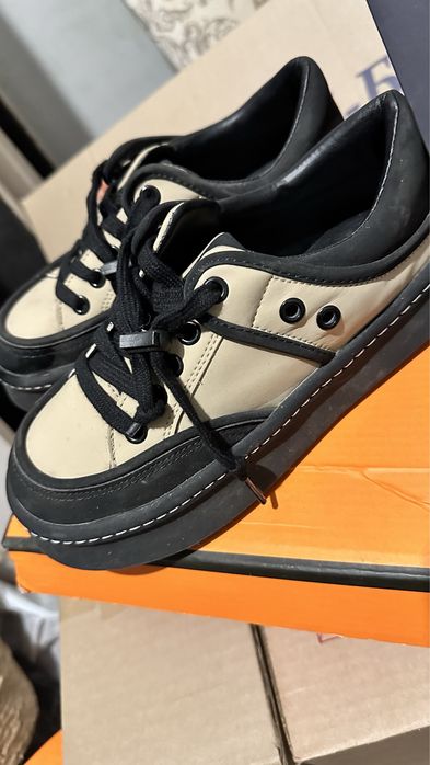 Одевали один раз супер обувь и для мальчика и для девочки 35 размер