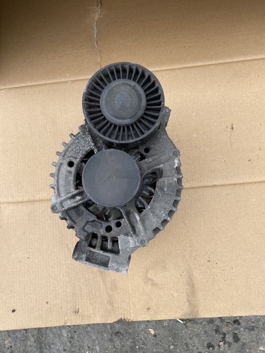 Alternator bmw e90 e91 e92 e87 e81 e82 e88 benzina cod 7550469