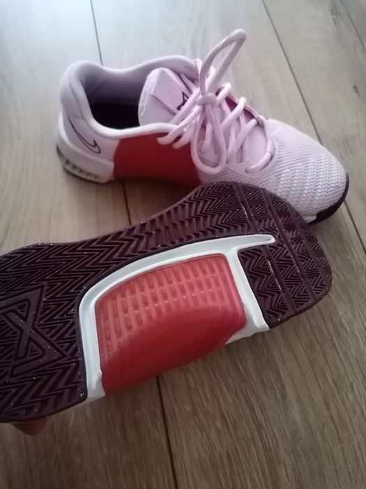 Adidasu Nike metcon 9