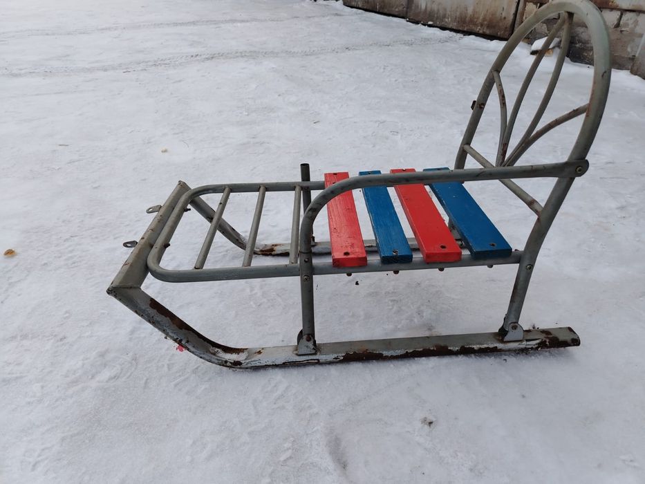 Продам санки недорого