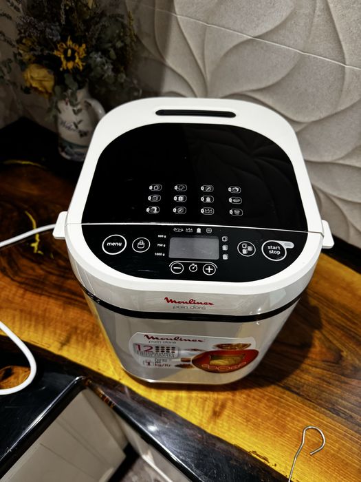 Masina de paine Moulinex Pain Dore, 720 W, 1 Kg, 12 programe, alb