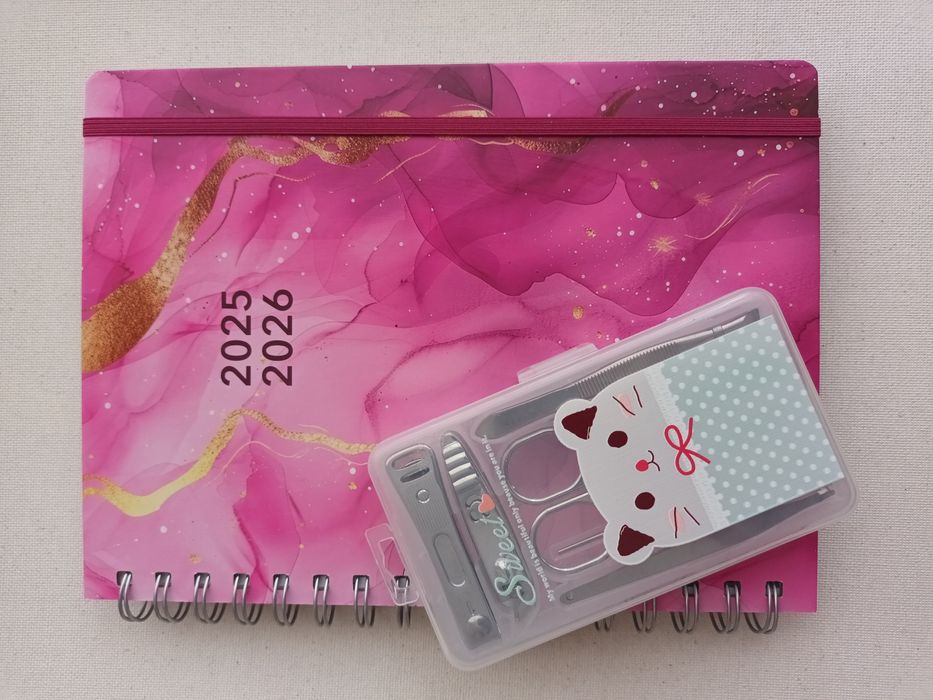 НОВ комплект планер и козметичен к-кт, Спиди/лично предаване