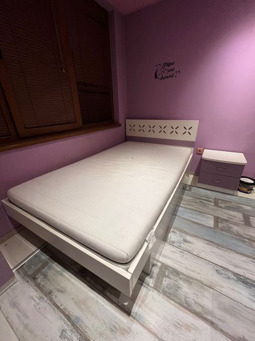 Комплект легло с матрак, нощно шкафче, бюро и шкаф