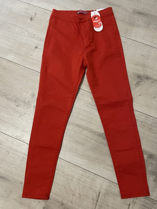 Vand pantaloni subtiri noi cu eticheta