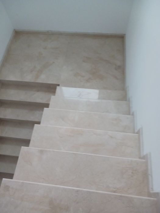 Montaj marmura travertin granit