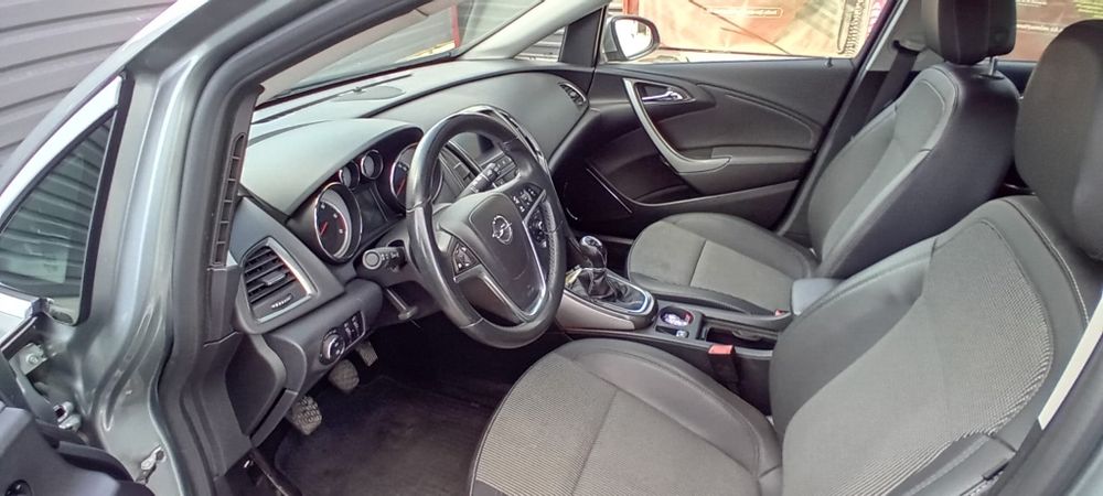 Opel Astra J Sports Tourer 1.7 CDTI 125 CP – 2011 – Euro 5
