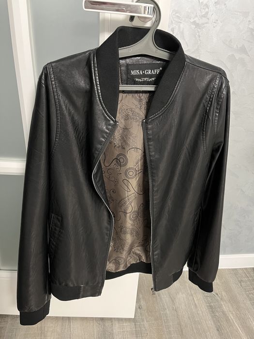 Продаю кожанку в отличном состоянии