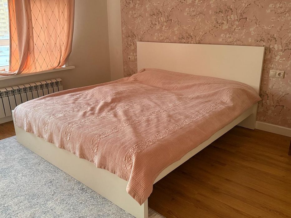 Продам спальний  кровать