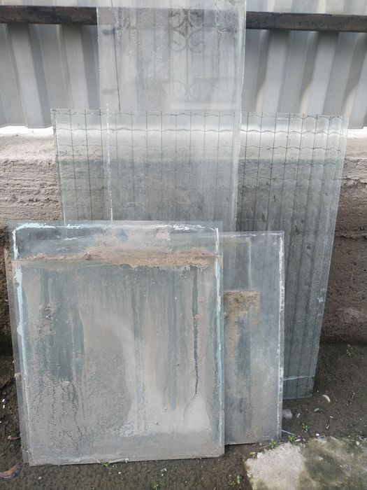 Отдам бесплатно стёкла