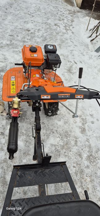 Motocultor cu remorcută