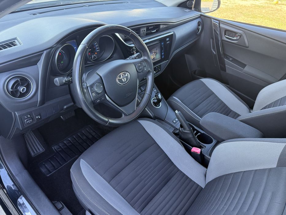 Toyota Auris 2017 Hybrid Lounge Istoric Toyota  119.000km