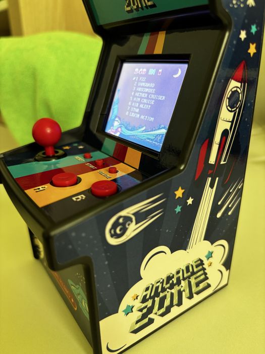 Аркадна ретро конзола с 240 игри