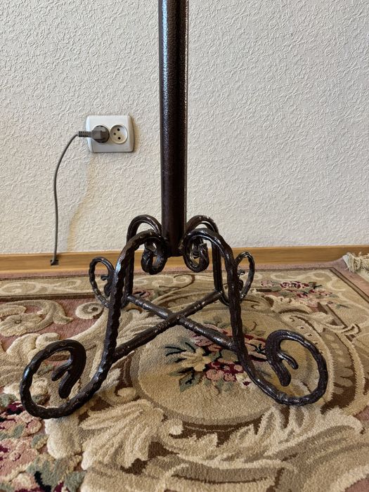 Вешалка стойка кованная