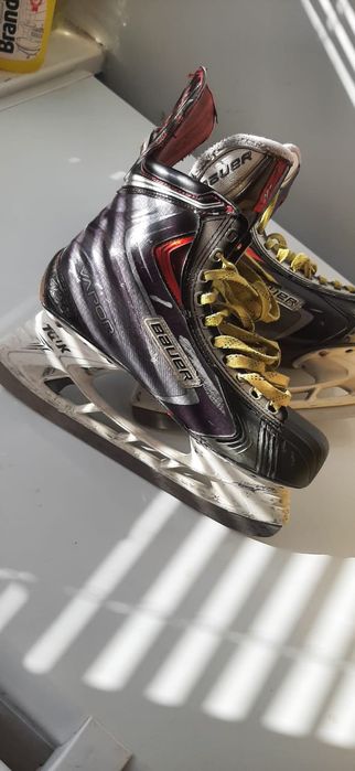 Коньки хоккейные APX2