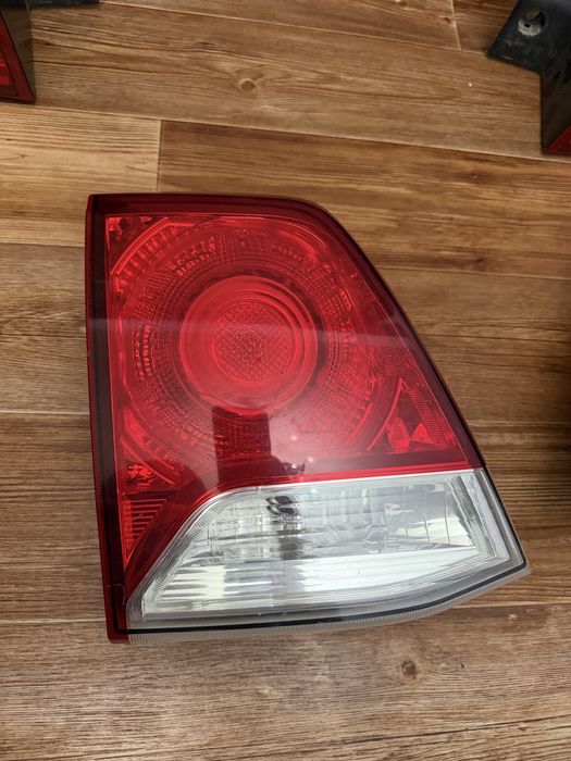 Задний фонарь Land Cruiser 200 оригинал
