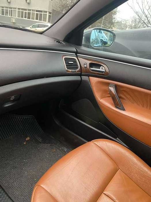 Продавам Peugeot 607