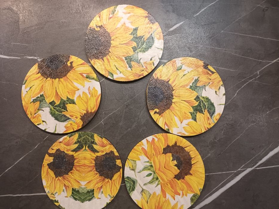 Поставки за чаши