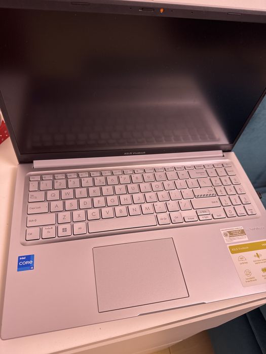 Laptop birou ASUS VivoBook 15