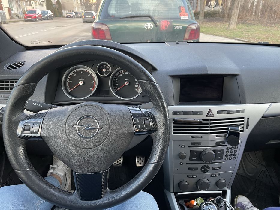 Opel astra GTC 1.9cdti 150k.c
