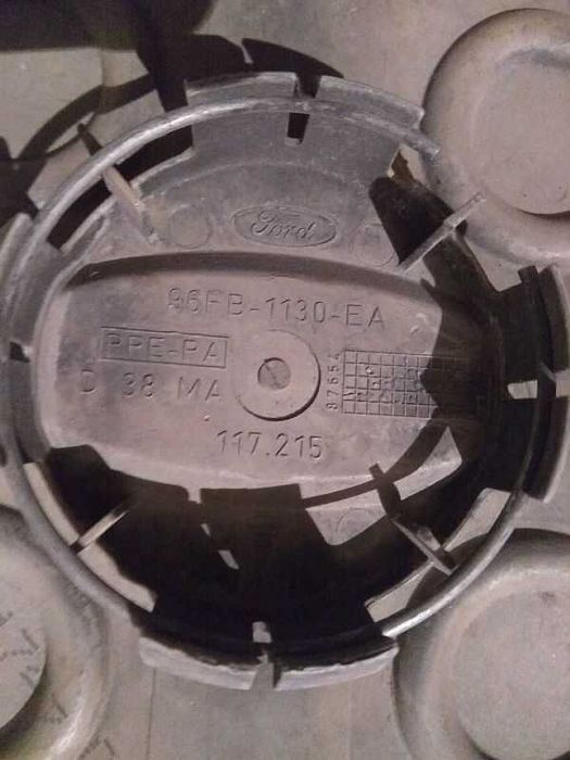 Продам колпачки на Ford.