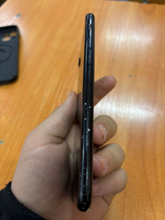 7 айфон, в рабочем состоянии