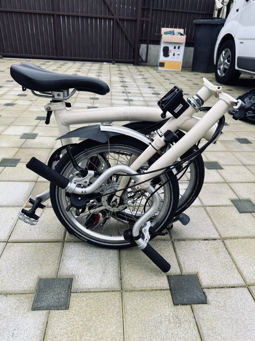 Bicicleta pliabila Brompton