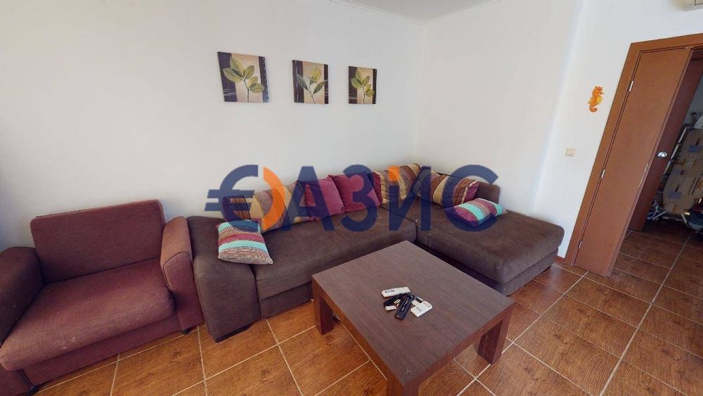 Продава се Тристаен апартамент в с. Кошарица, Област Бургас - 130 кв.м за 993 €/кв.м - Снимка #2