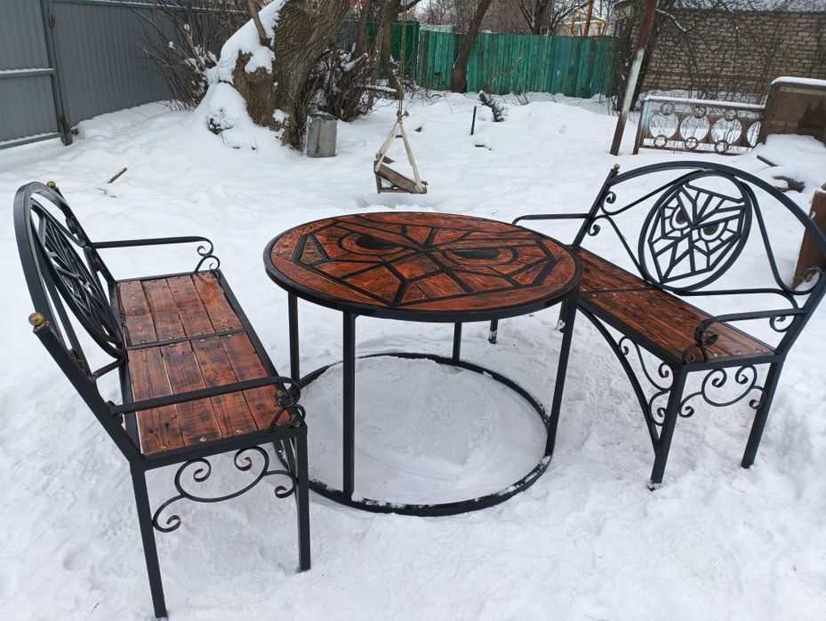 Продается комплект садовой мебели