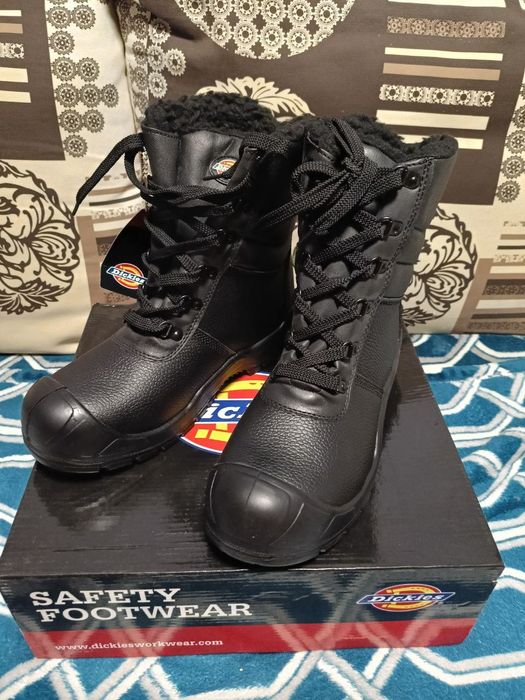 Продам рабочие ботинки