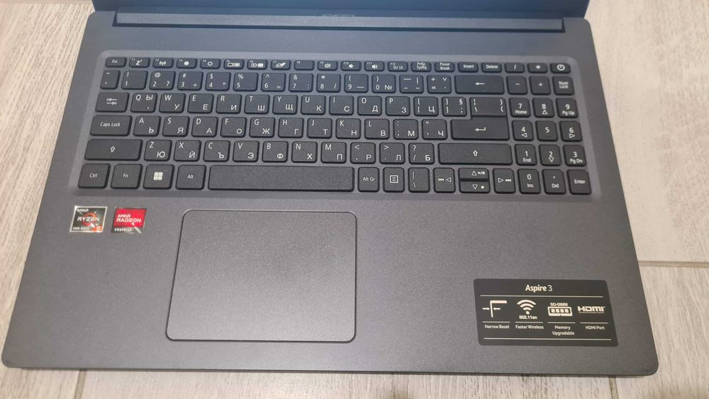 Лаптоп 15.6" Acer с Windows 11, батерия 3 часа