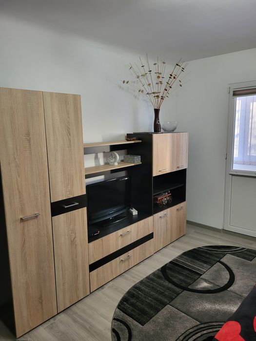 Garsonieră decomandată  de inchiriat Craiova