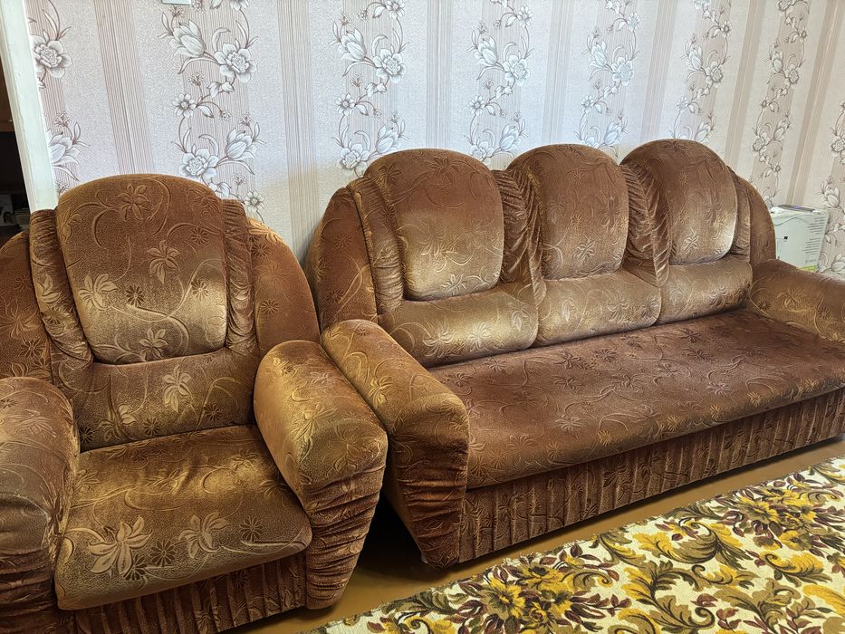 Продам диван+2 кресла