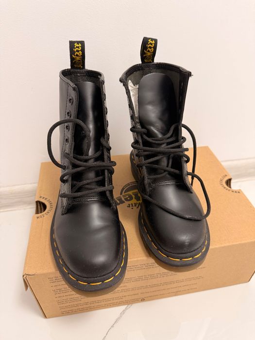 Dr Martens 1460 originale, piele naturală,marime 36, stare foarte buna
