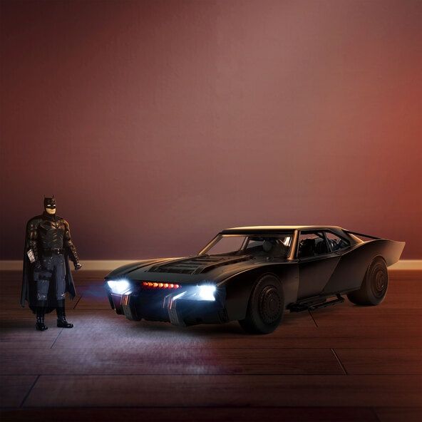 Macheta batmobil cu figurina 1/18