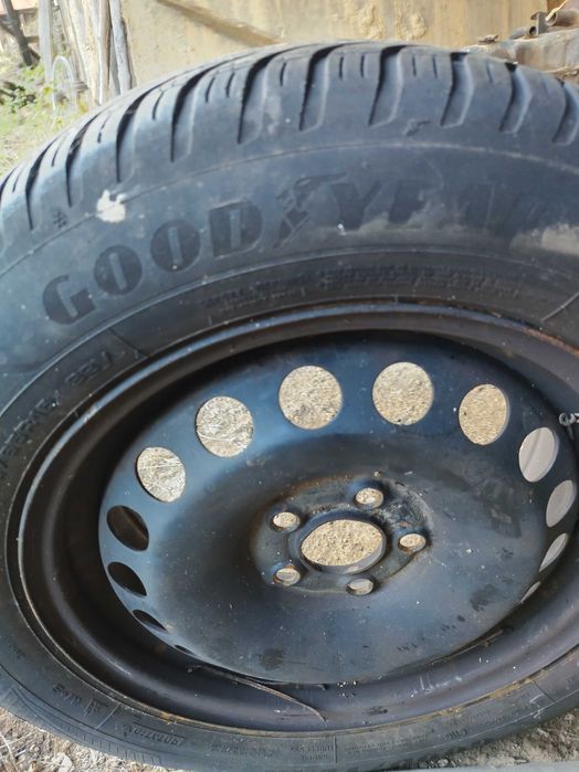 Гуми за автомобил