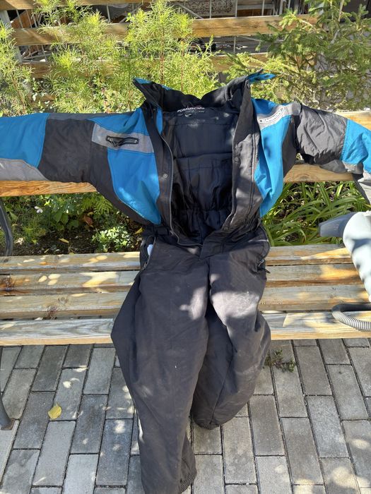 Сноуборд с креплениями + костюм + ботинки