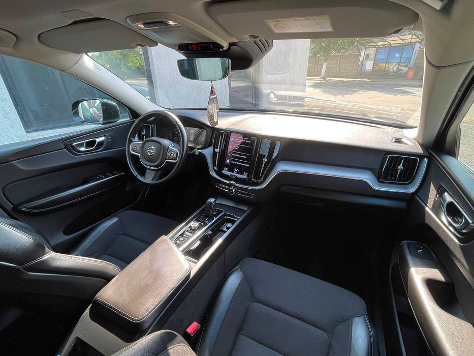 VOLVO XC 60 B4  4X4 2020 20900eur TVA inclus si Deductibil