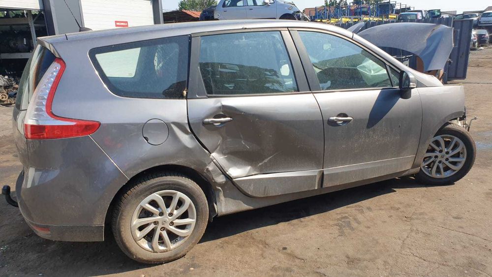 Dezmembrez Renault Scenic 3 1.6 D an 2012 cod motor R9M-A4