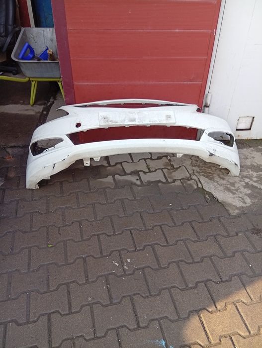 Передний бампер Хюндай 2014 год б/ у