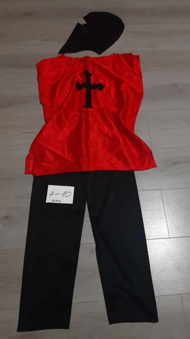 Costum de soldat , print si politist
