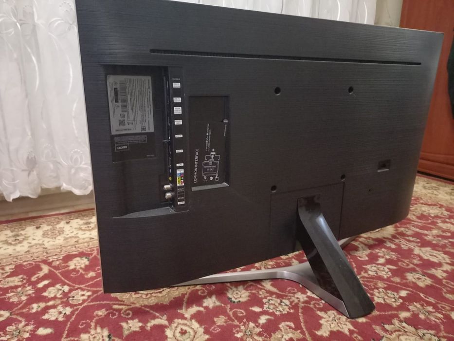 Смарт телевизор плоский экран