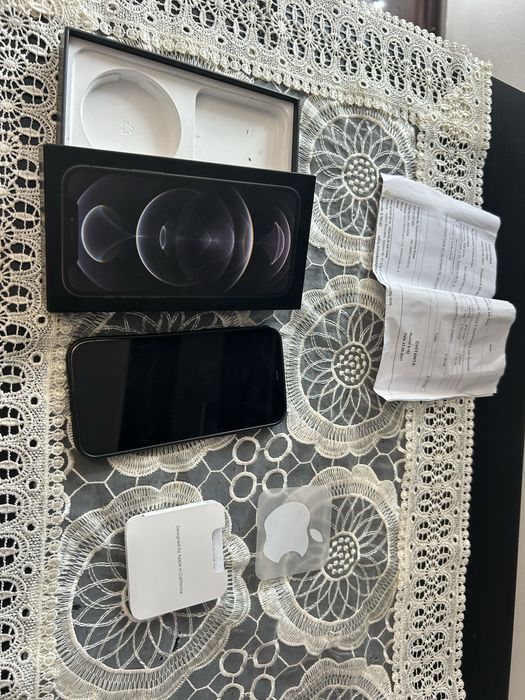 Vand iphone 12 pro full box