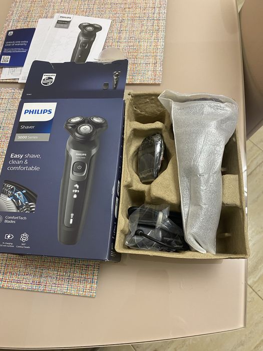 Aparat de ras seria 5000 Aparat de ras electric umed și uscat S5467/17