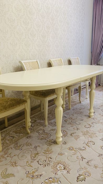 Стол из натурального дерева